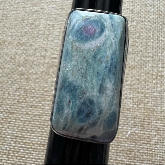 New Ruby Fuchsite Crystal Stone Silver Overlay Ring Size 6.75 - Picture 7 of 7